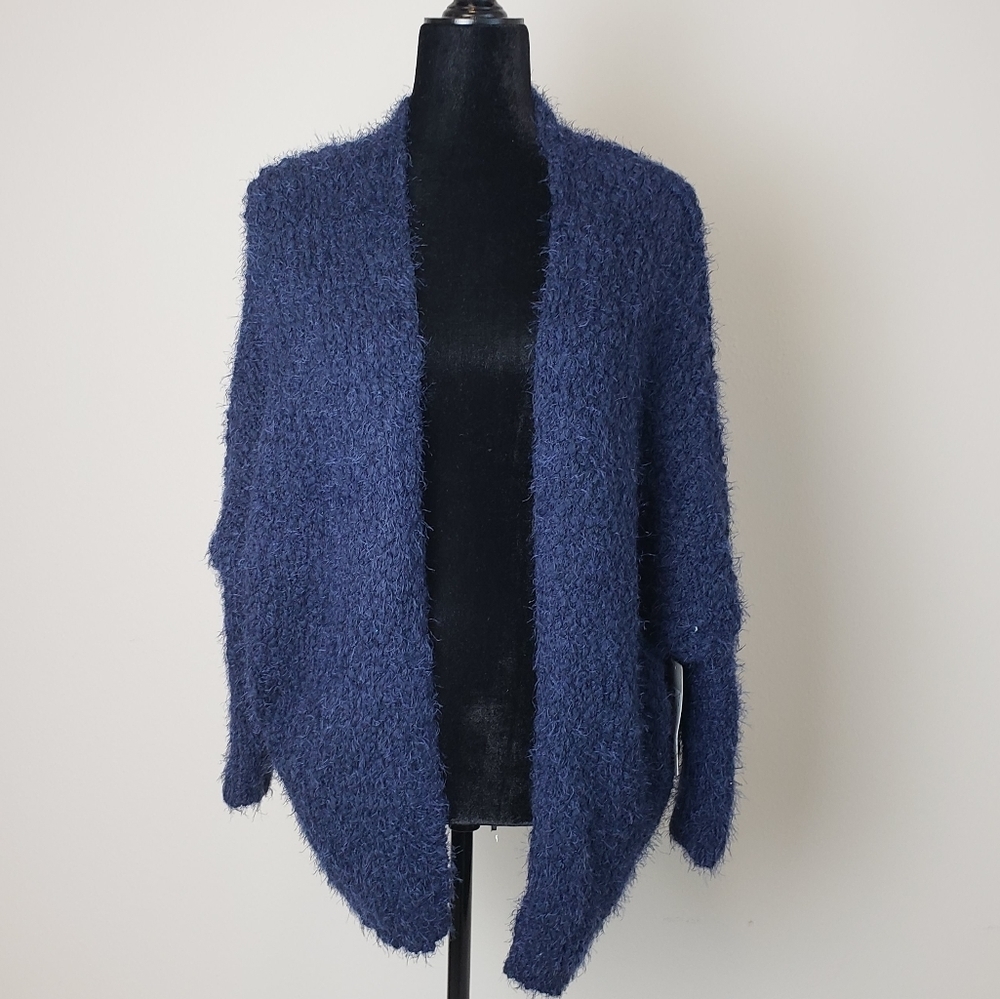 NEW Lizard Thicket One size Soft Oversized Sweater